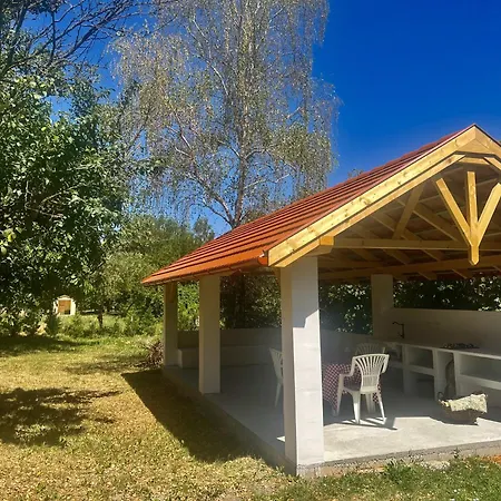 Nadteto Napsugar Case de vacanță Pécsely