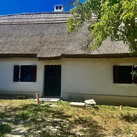 Nadteto Napsugar Case de vacanță Pécsely